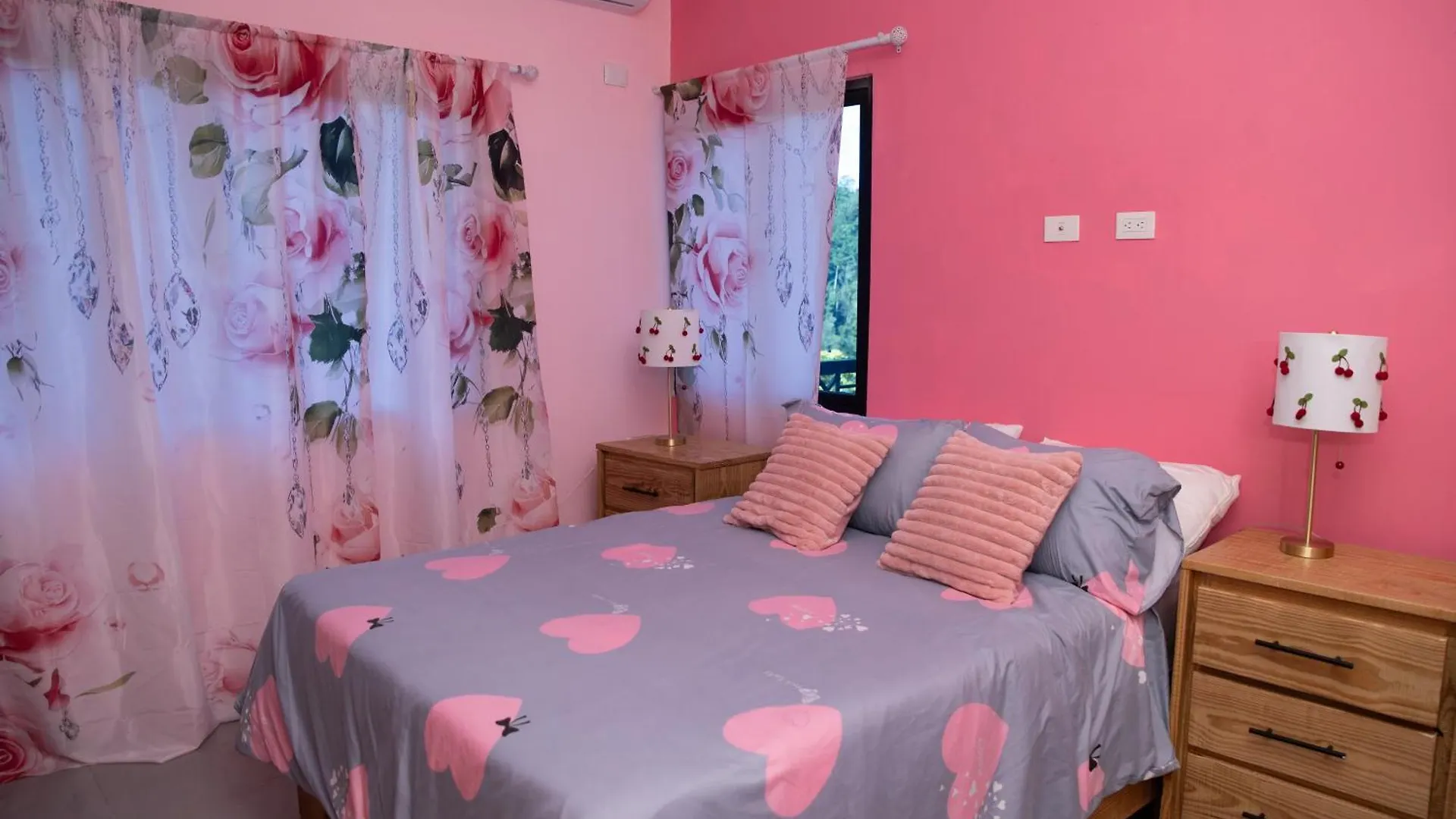 Pink Bliss Chic Mountain Getaway Pool Villa