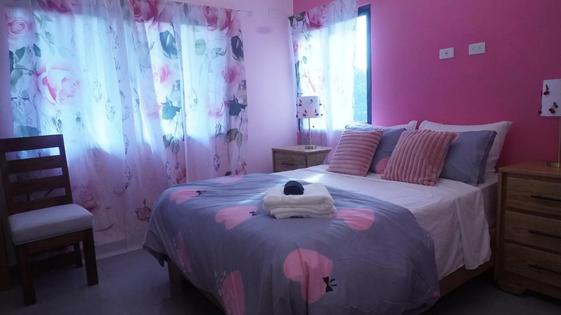 Villa Pink Bliss Chic Mountain Getaway Pool Dominikanische Republik